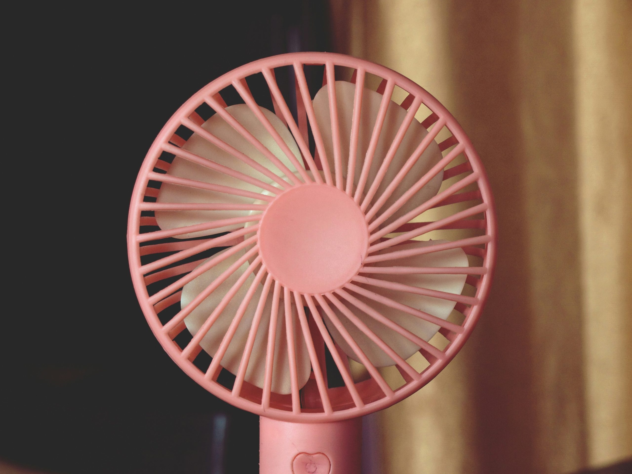 Silent Desktop Fan - Long Battery Life - Tabletop